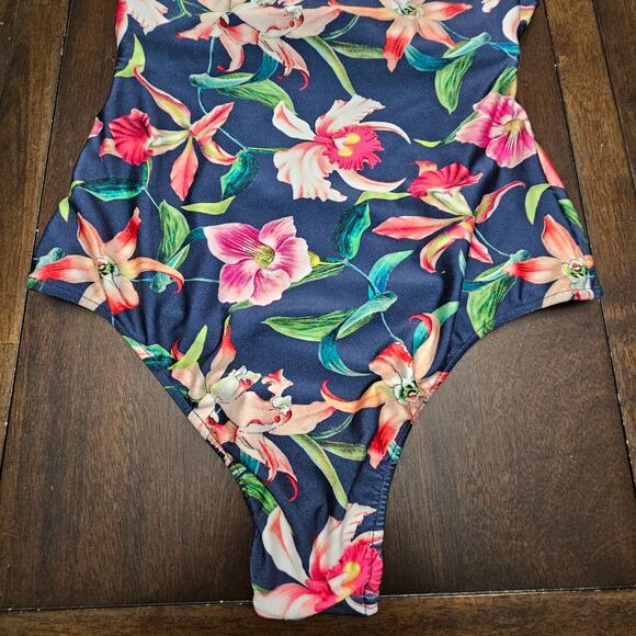 PatBO Laelia One-Piece Swimsuit Women’s M NEW Halterneck Floral Cutout Resort - Picture 11 of 16